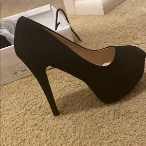 Elegant Collection Black Pump Heels